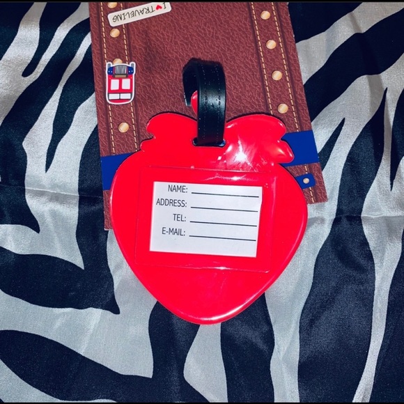 STRAWBERRY BACKPACK / LUGGAGE TAG NWT - Picture 2 of 5